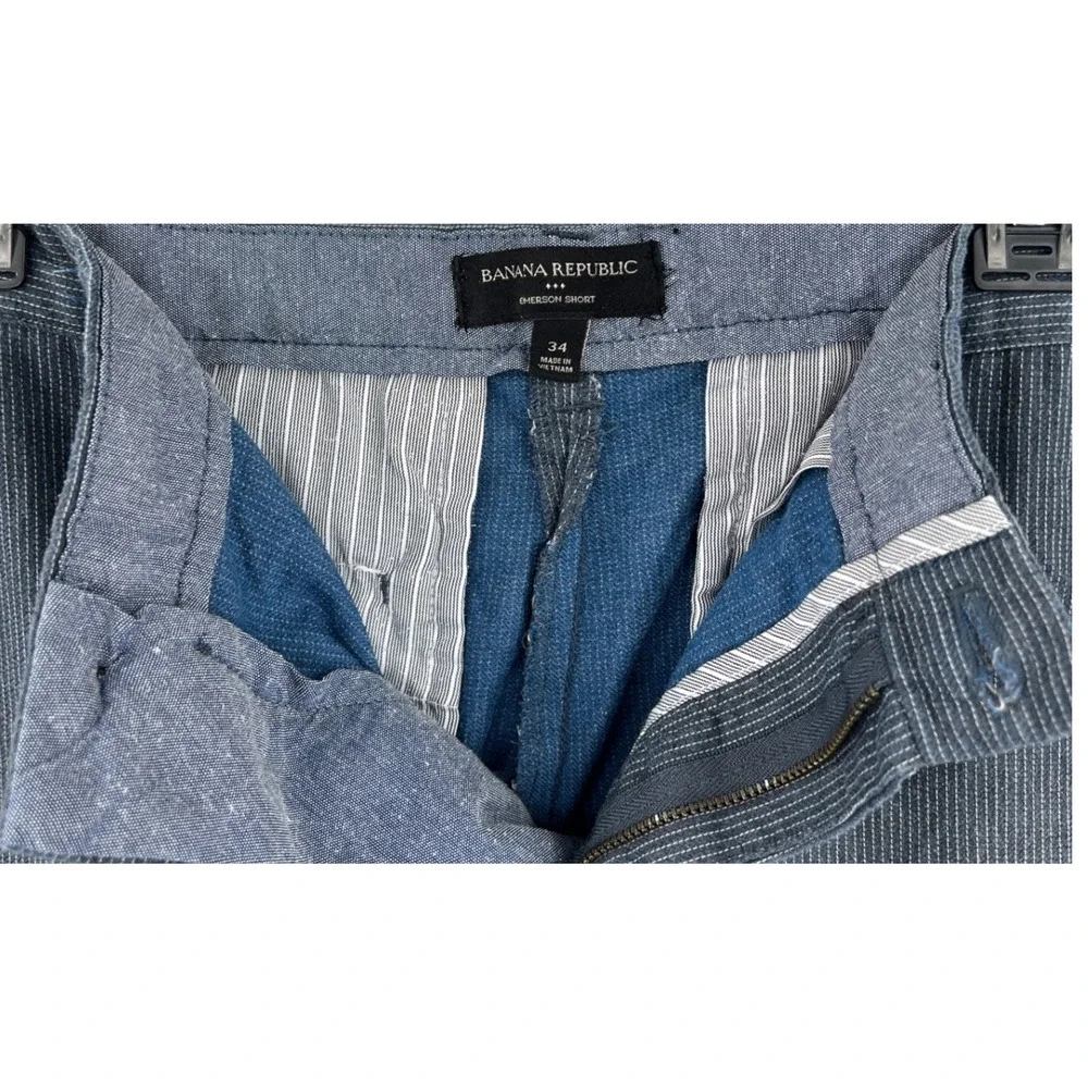 Banana Republic Emerson‎ Shorts Mens 34 Blue Pinstripe Cotton Blend Flat Front